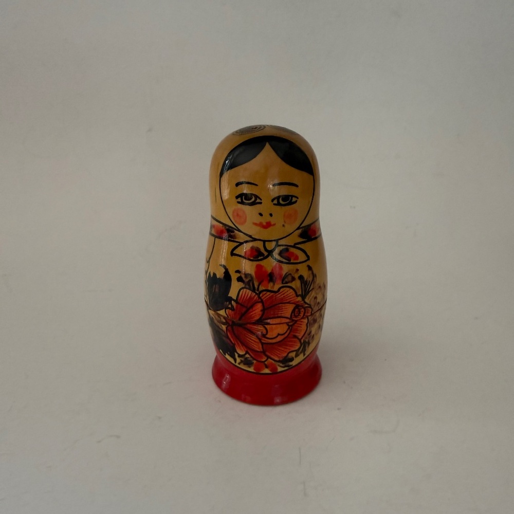 VINTAGE RUSSIAN NESTING DOLLS (MATRYOSHKA DOLL)